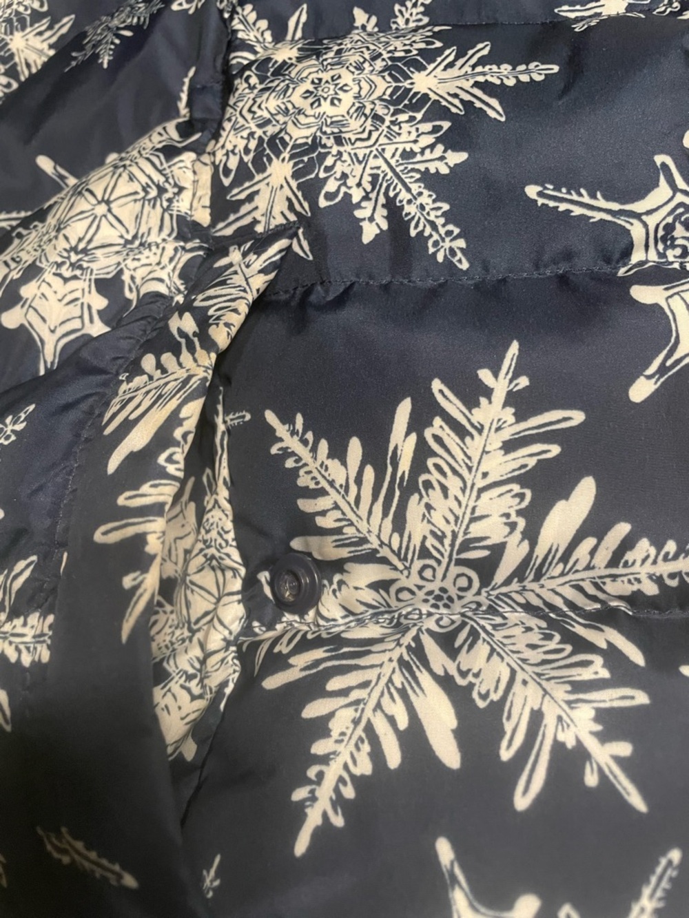 Lands' End Navy Snowflake Quilted Puffer Vest - Picture 9 of 11